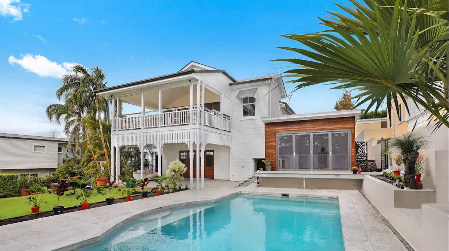 Comment installer une piscine en fibre de verre